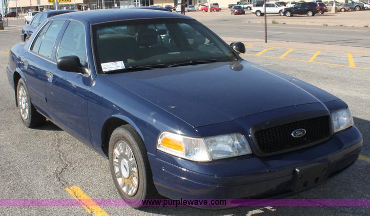 image for item G4926 2003 Ford Crown Victoria Police Interceptor