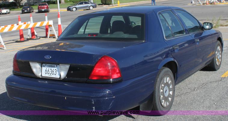 image for item G4926 2003 Ford Crown Victoria Police Interceptor