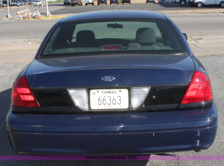 image for item G4926 2003 Ford Crown Victoria Police Interceptor