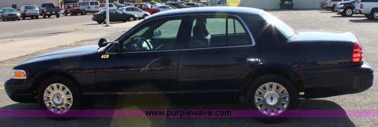 image for item G4926 2003 Ford Crown Victoria Police Interceptor
