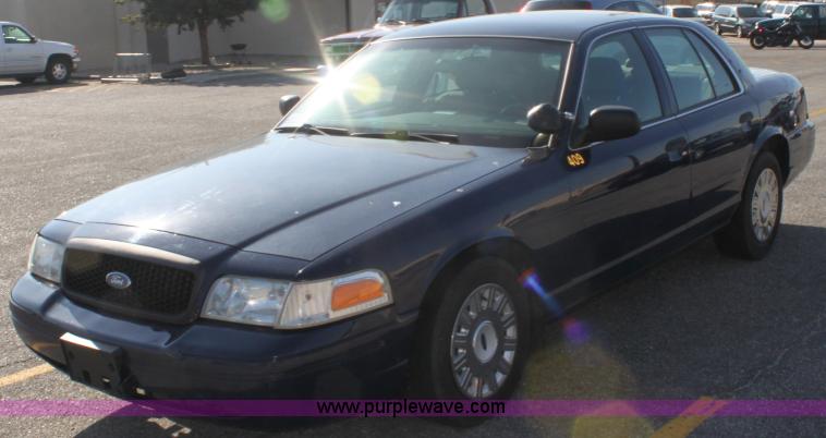image for item G4926 2003 Ford Crown Victoria Police Interceptor