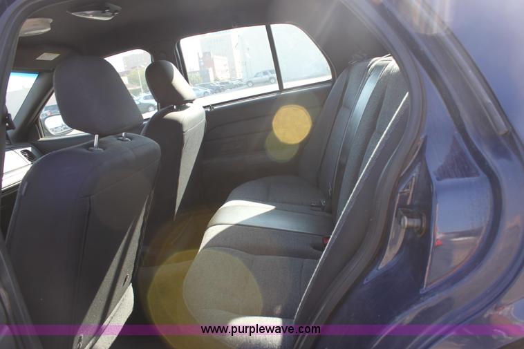 image for item G4926 2003 Ford Crown Victoria Police Interceptor
