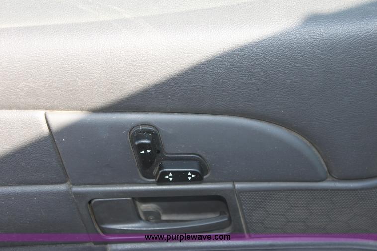 image for item G4926 2003 Ford Crown Victoria Police Interceptor