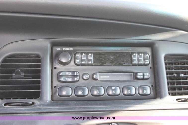 image for item G4926 2003 Ford Crown Victoria Police Interceptor