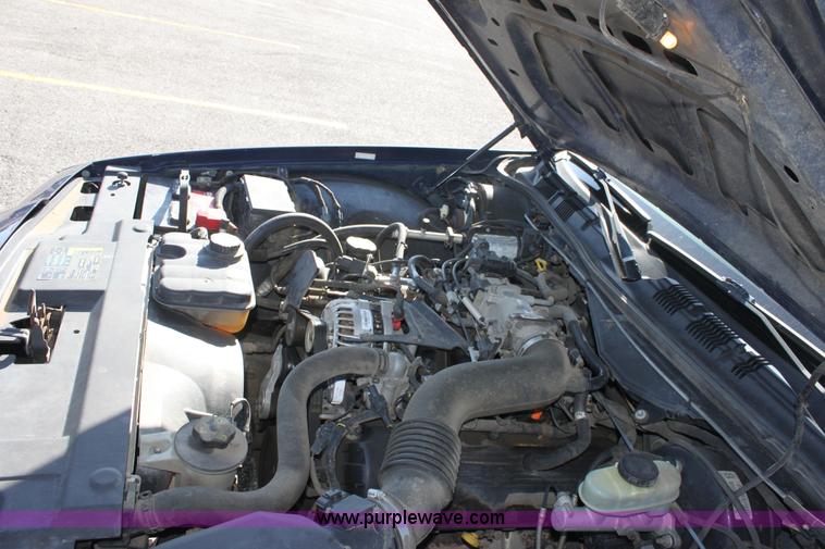 image for item G4926 2003 Ford Crown Victoria Police Interceptor