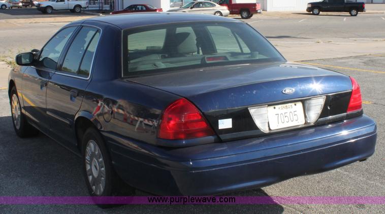 image for item G4927 2004 Ford Crown Victoria Police Interceptor