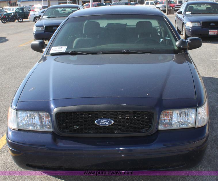 image for item G4927 2004 Ford Crown Victoria Police Interceptor