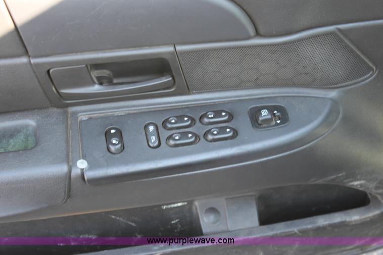 image for item G4927 2004 Ford Crown Victoria Police Interceptor