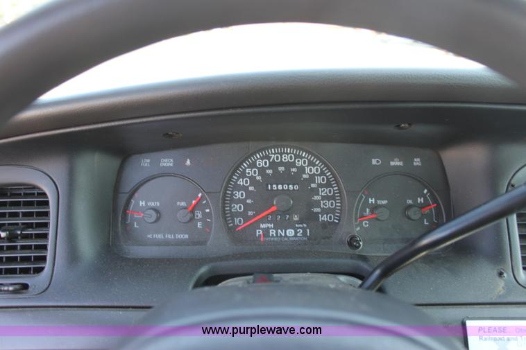 image for item G4927 2004 Ford Crown Victoria Police Interceptor