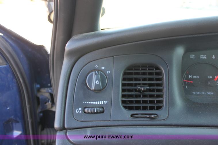 image for item G4927 2004 Ford Crown Victoria Police Interceptor