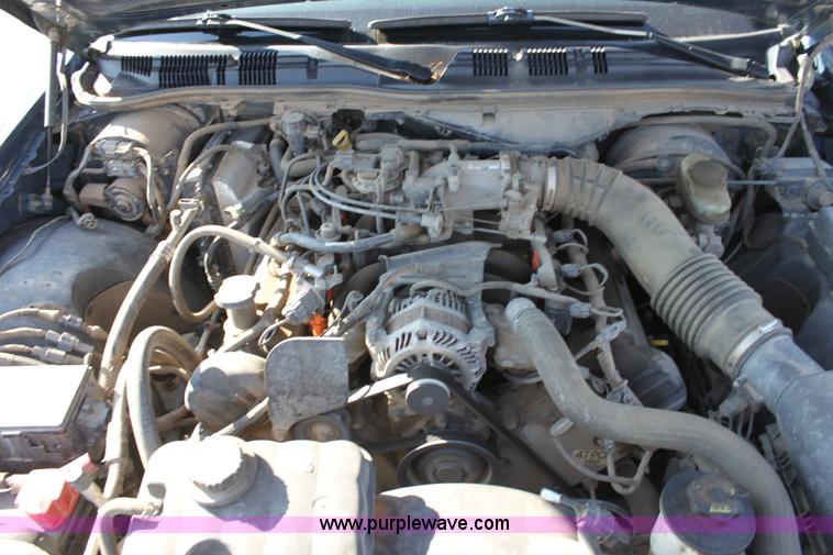 image for item G4927 2004 Ford Crown Victoria Police Interceptor