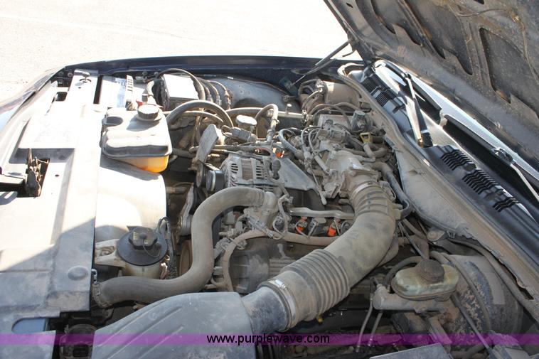 image for item G4927 2004 Ford Crown Victoria Police Interceptor