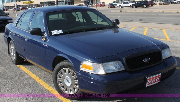 image for item G4928 2003 Ford Crown Victoria Police Interceptor