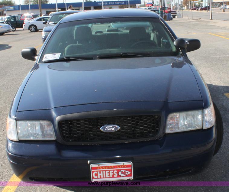 image for item G4928 2003 Ford Crown Victoria Police Interceptor
