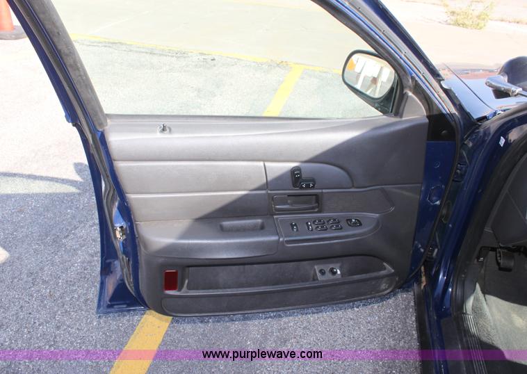 image for item G4928 2003 Ford Crown Victoria Police Interceptor