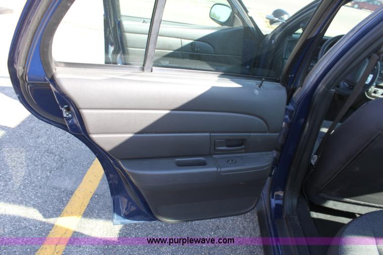 image for item G4928 2003 Ford Crown Victoria Police Interceptor