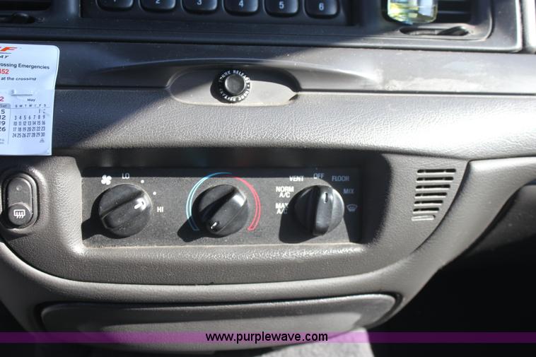 image for item G4928 2003 Ford Crown Victoria Police Interceptor