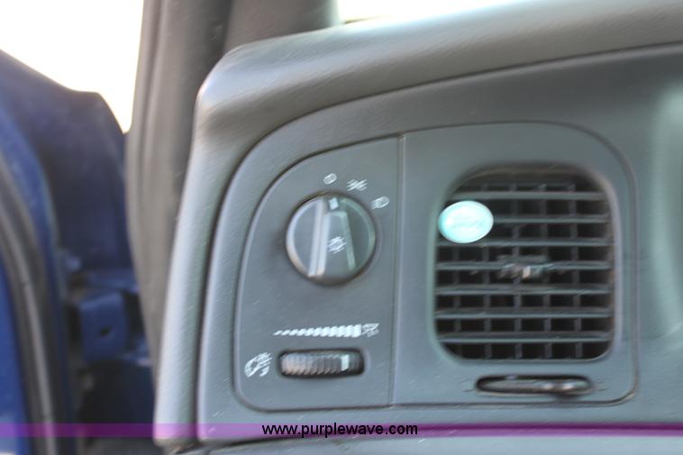 image for item G4928 2003 Ford Crown Victoria Police Interceptor