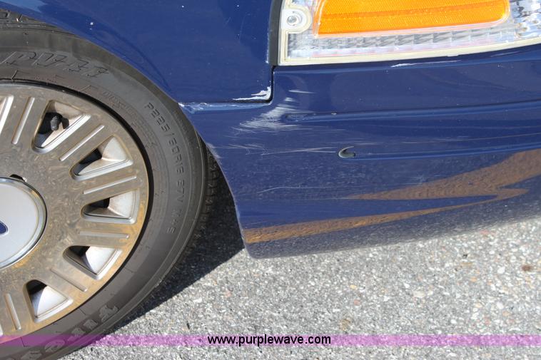 image for item G4928 2003 Ford Crown Victoria Police Interceptor