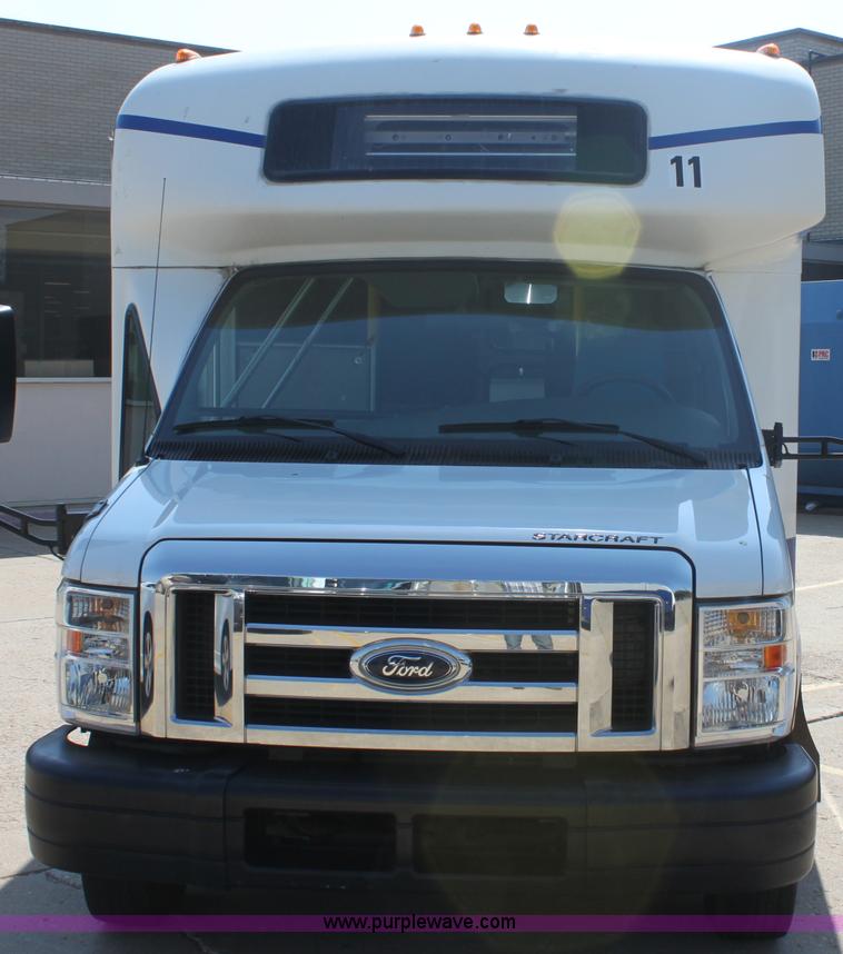 image for item G4935 2008 Ford E450 Super Duty transit bus