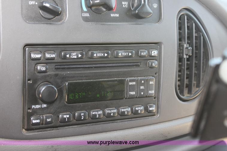 image for item G4935 2008 Ford E450 Super Duty transit bus