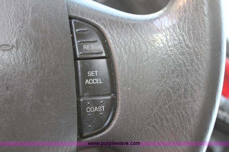 image for item G4935 2008 Ford E450 Super Duty transit bus