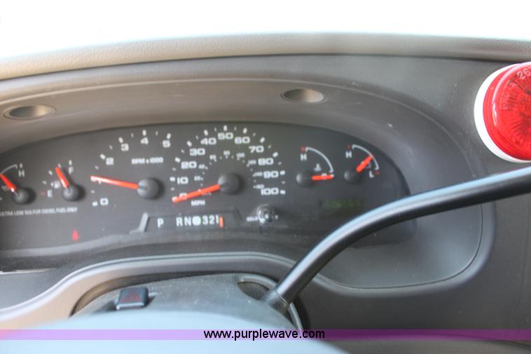 image for item G4935 2008 Ford E450 Super Duty transit bus
