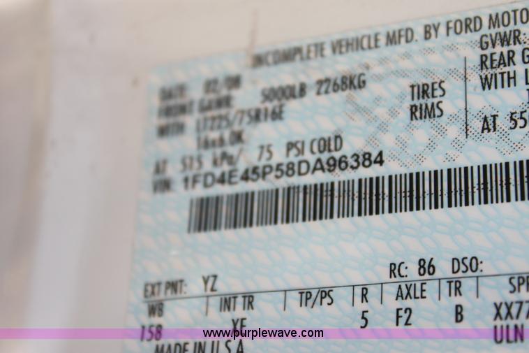 image for item G4935 2008 Ford E450 Super Duty transit bus