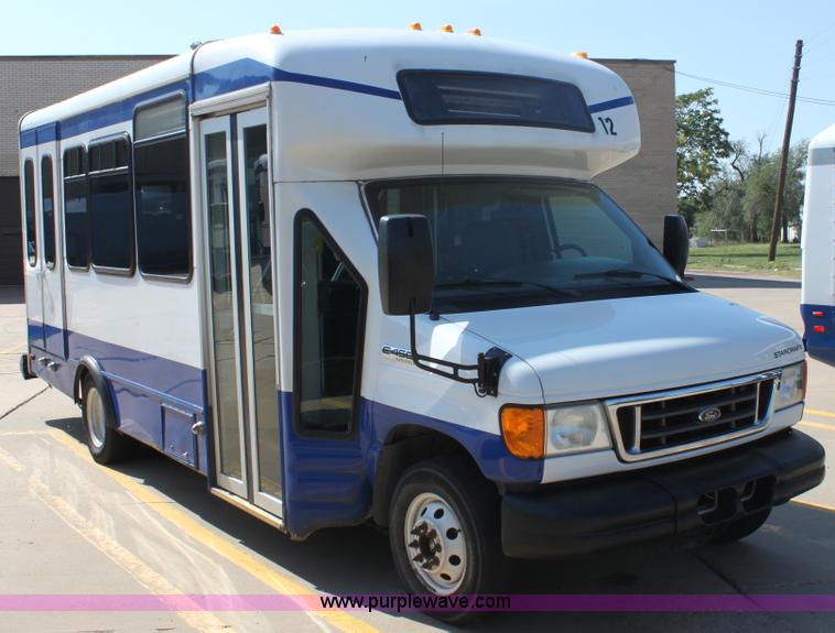 image for item G4936 2007 Ford E450 Super Duty transit bus