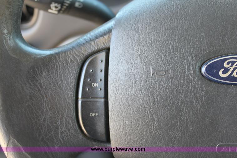 image for item G4936 2007 Ford E450 Super Duty transit bus