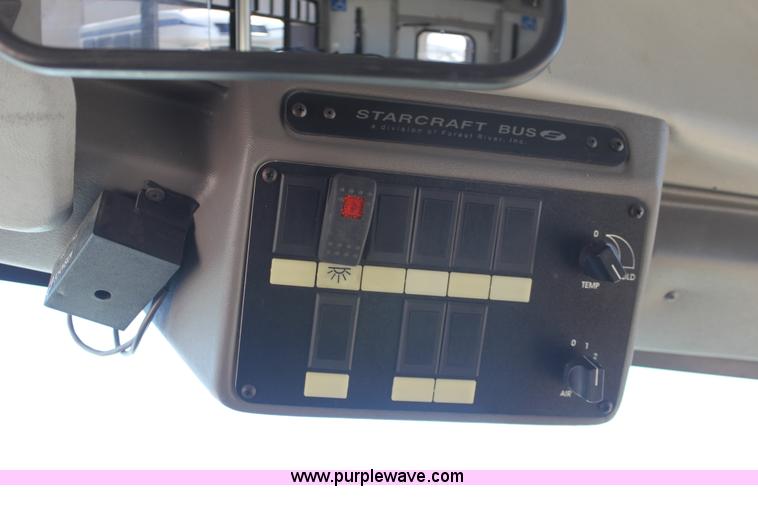 image for item G4936 2007 Ford E450 Super Duty transit bus