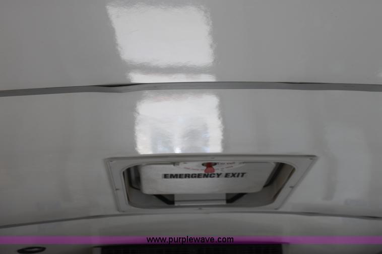 image for item G4936 2007 Ford E450 Super Duty transit bus