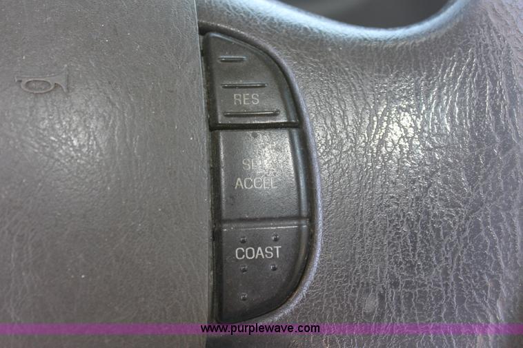 image for item G4937 2008 Ford E450 Super Duty transit bus