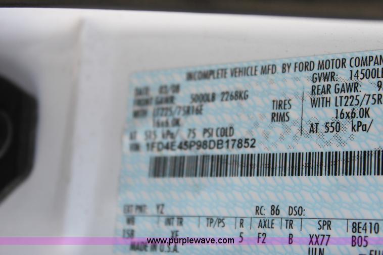 image for item G4937 2008 Ford E450 Super Duty transit bus