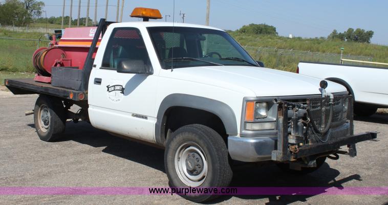 image for item G4938 1996 Chevrolet Cheyenne K2500 flatbed spray truck