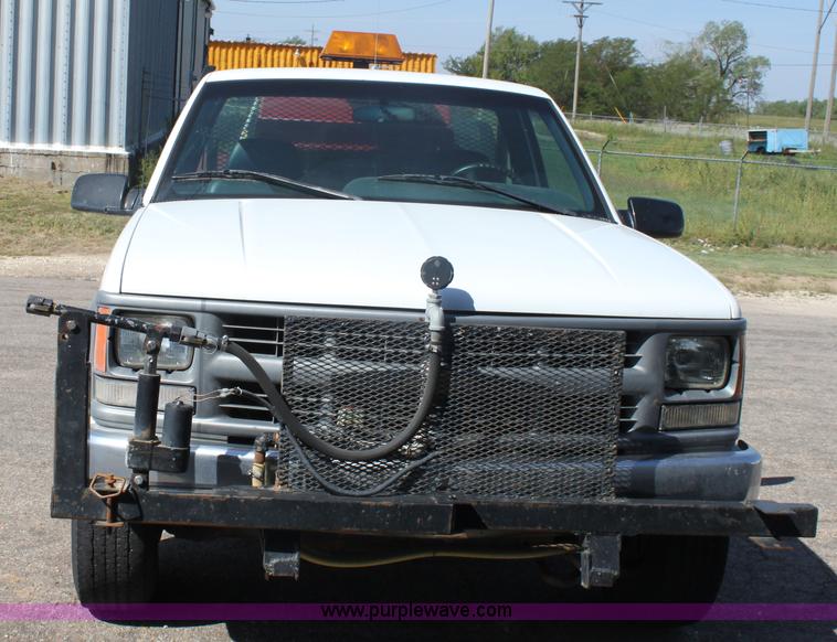 image for item G4938 1996 Chevrolet Cheyenne K2500 flatbed spray truck