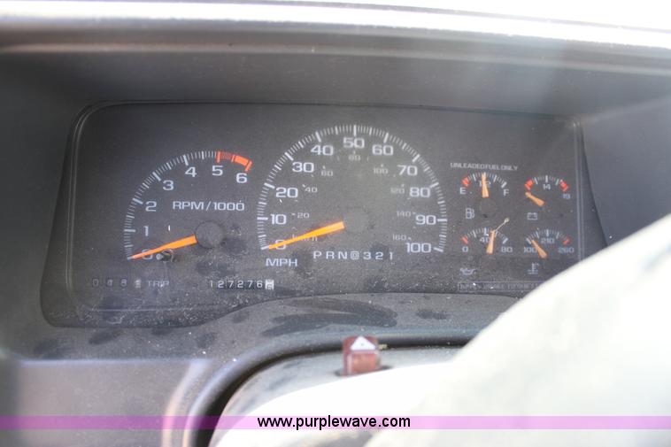 image for item G4938 1996 Chevrolet Cheyenne K2500 flatbed spray truck