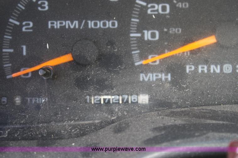 image for item G4938 1996 Chevrolet Cheyenne K2500 flatbed spray truck