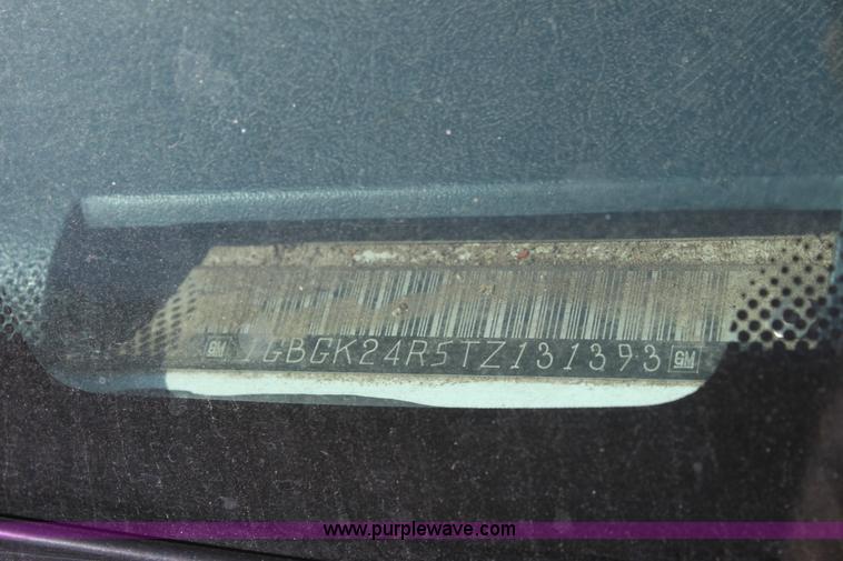 image for item G4938 1996 Chevrolet Cheyenne K2500 flatbed spray truck