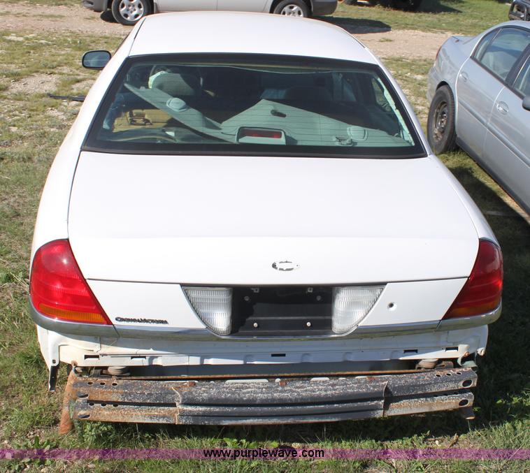 image for item G4951 2000 Ford Crown Victoria