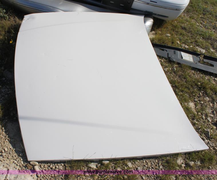 image for item G4951 2000 Ford Crown Victoria