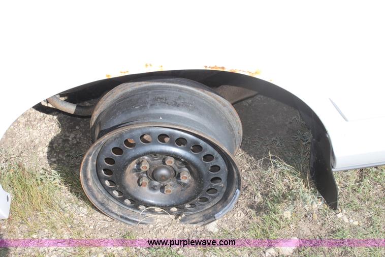 image for item G4951 2000 Ford Crown Victoria