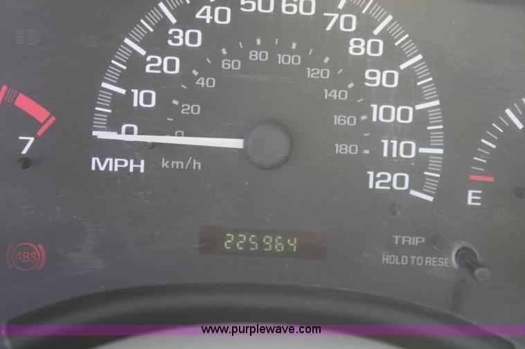 image for item G4954 2002 Chevrolet Malibu