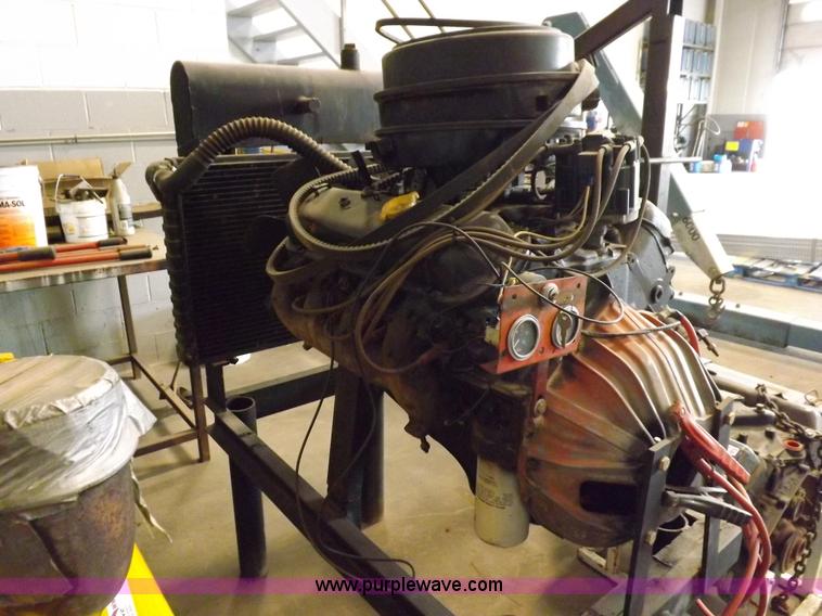 image for item J9037 Chevrolet 454 CID V8 gas engine