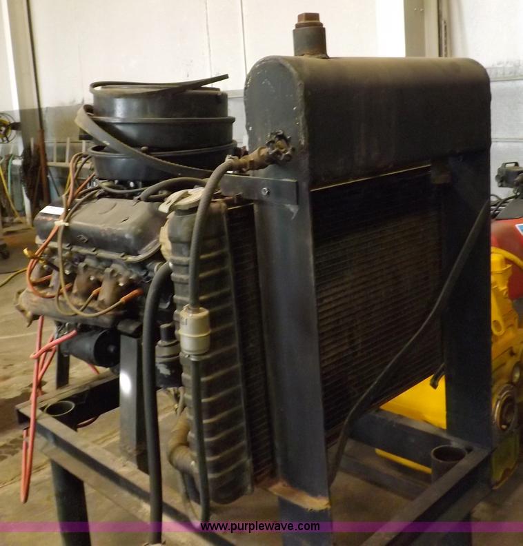 image for item J9037 Chevrolet 454 CID V8 gas engine