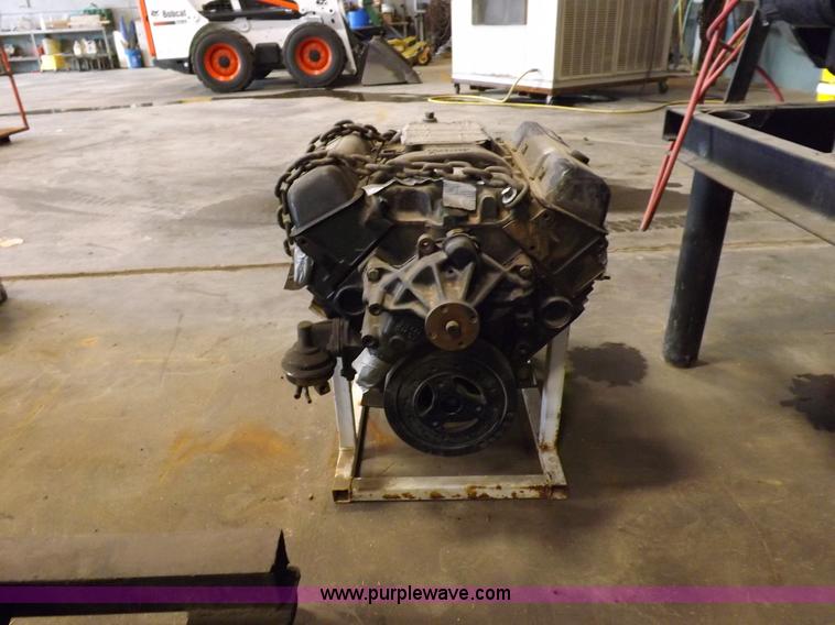 image for item J9038 Chevrolet 350 CID V8 gas engine