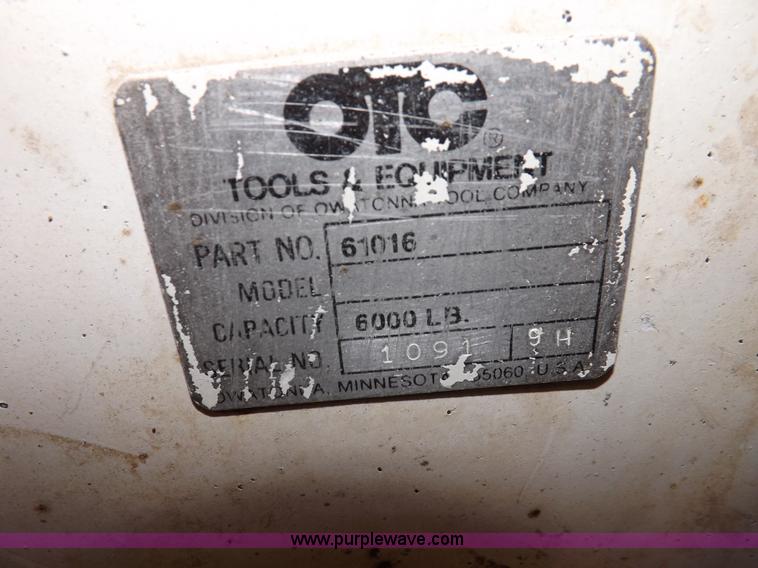 image for item J9041 (2) hoists