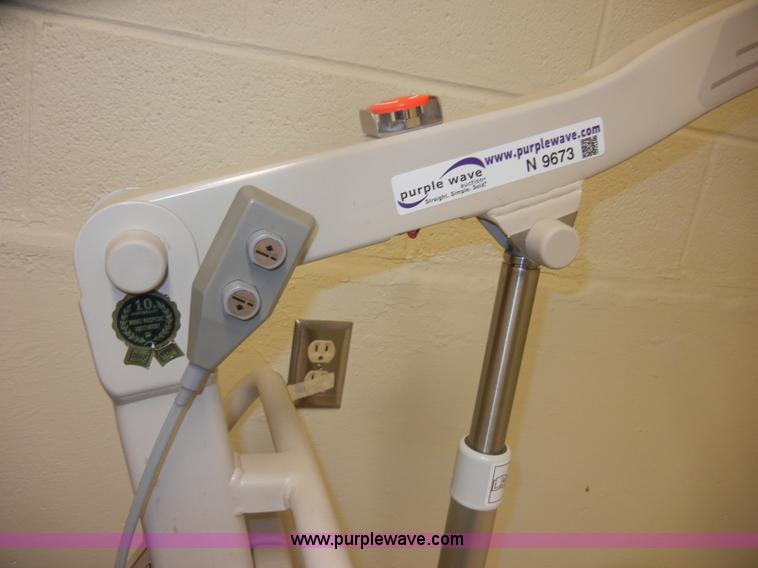 image for item N9673 Easy Way electric wheelchair lift