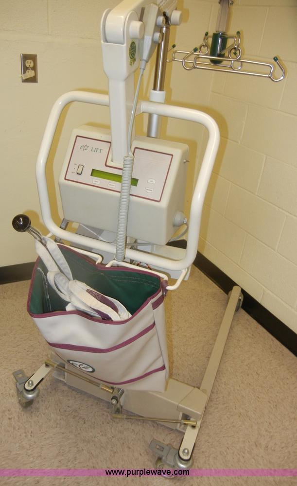 image for item N9673 Easy Way electric wheelchair lift