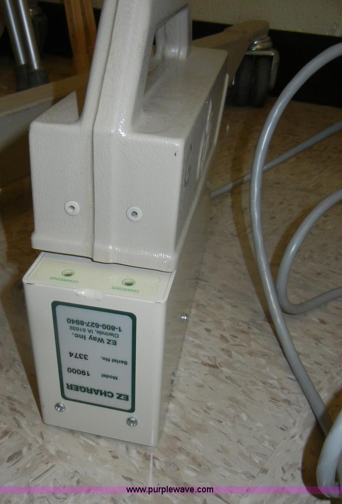 image for item N9673 Easy Way electric wheelchair lift